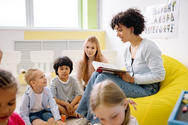 Pédagogie Montessori et Freinet : quelles différences ?